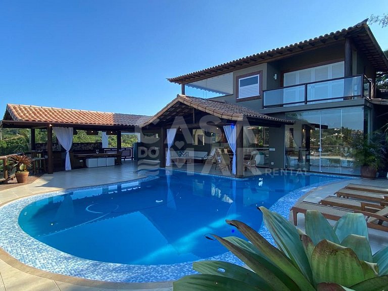 Casa espetacular na Praia da Ferradura, em sua melhor posiçã