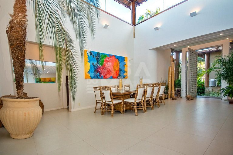 Casa espetacular na Praia da Ferradura, em sua melhor posiçã