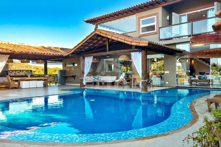 Casa espetacular na Praia da Ferradura, em sua melhor posiçã