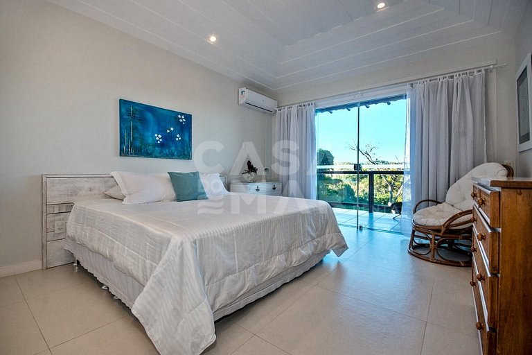 Casa espetacular na Praia da Ferradura, em sua melhor posiçã