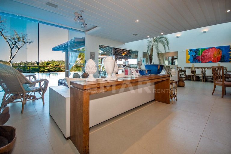 Casa espetacular na Praia da Ferradura, em sua melhor posiçã