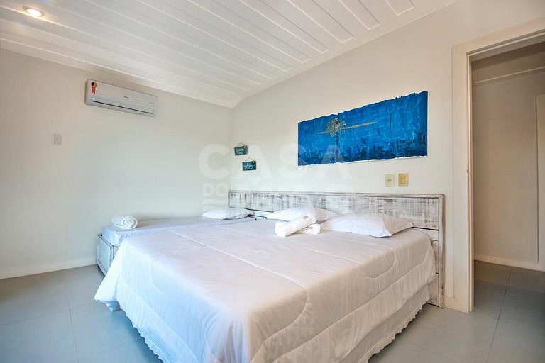 Casa espetacular na Praia da Ferradura, em sua melhor posiçã