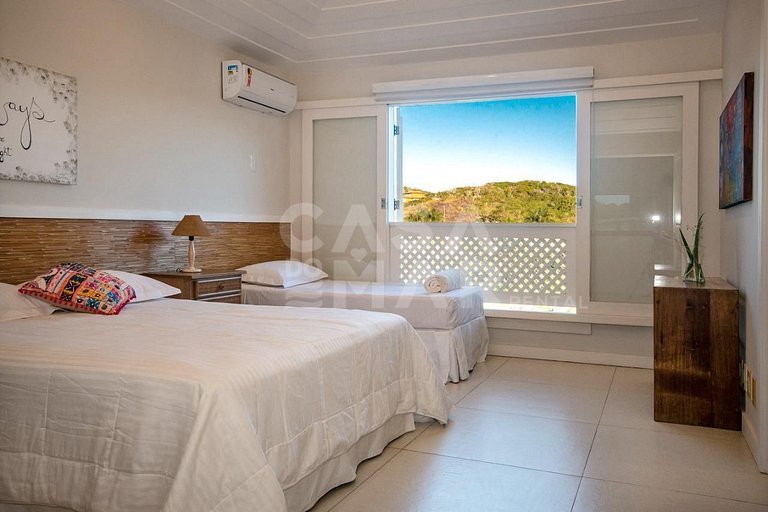 Casa espetacular na Praia da Ferradura, em sua melhor posiçã