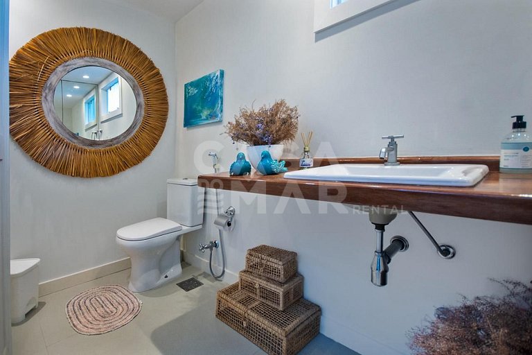Casa espetacular na Praia da Ferradura, em sua melhor posiçã