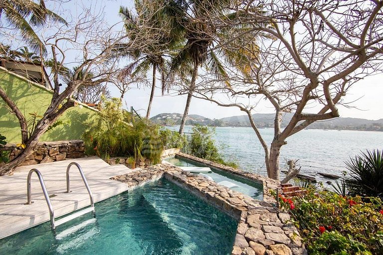 Linda casa que acomoda até 16 pessoas