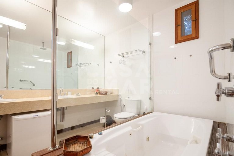 Linda casa que acomoda até 16 pessoas