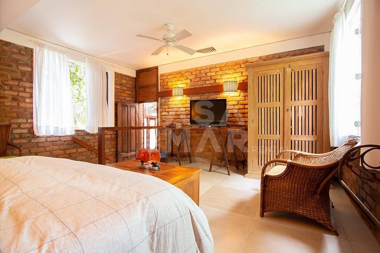Linda casa que acomoda até 16 pessoas