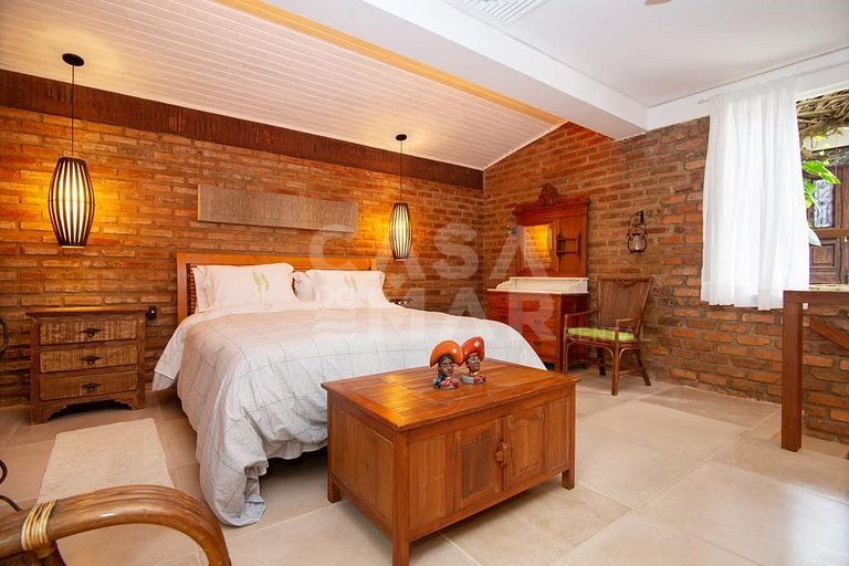 Linda casa que acomoda até 16 pessoas