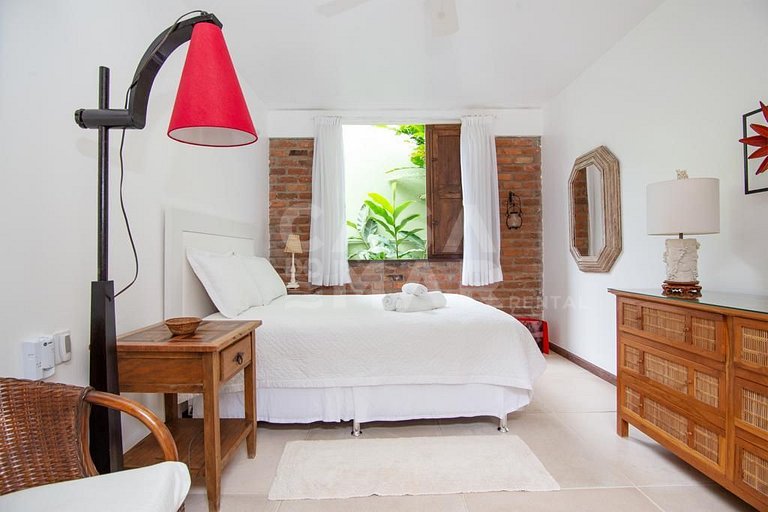 Linda casa que acomoda até 16 pessoas