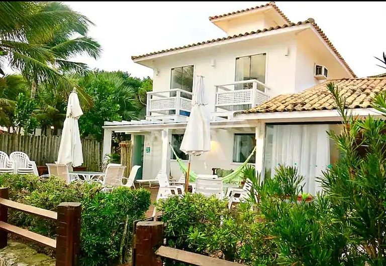 Excelente casa, com vista espetacular, pé na areia em frente