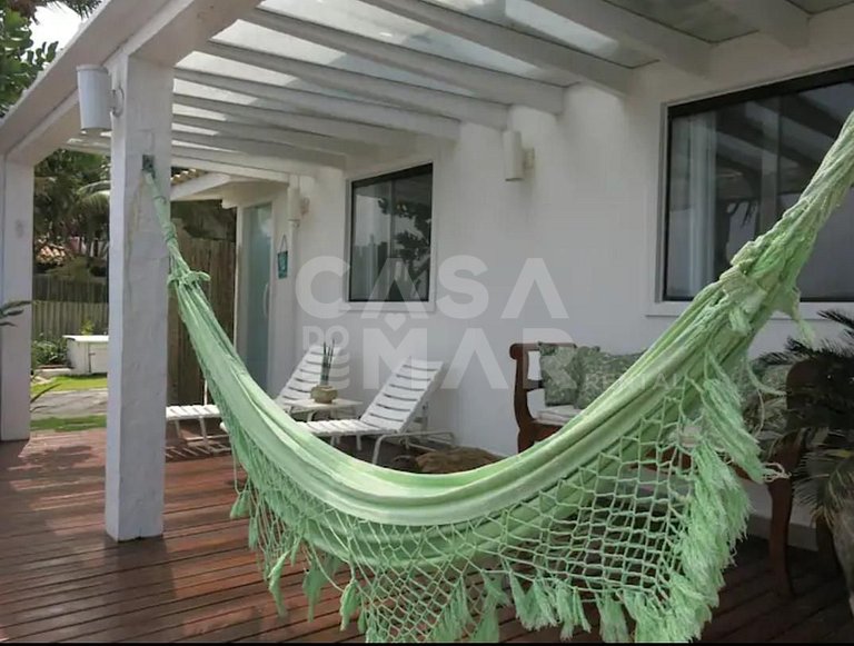 Excelente casa, com vista espetacular, pé na areia em frente