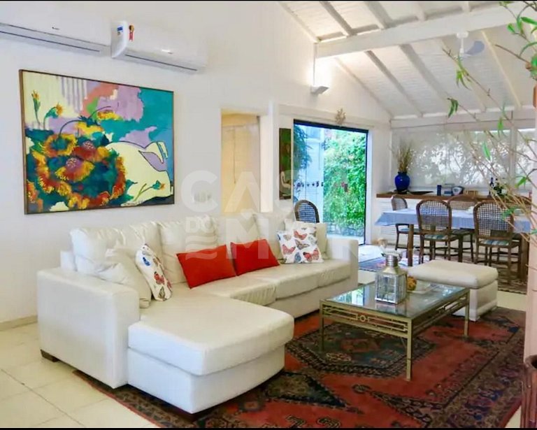 Excelente casa, com vista espetacular, pé na areia em frente