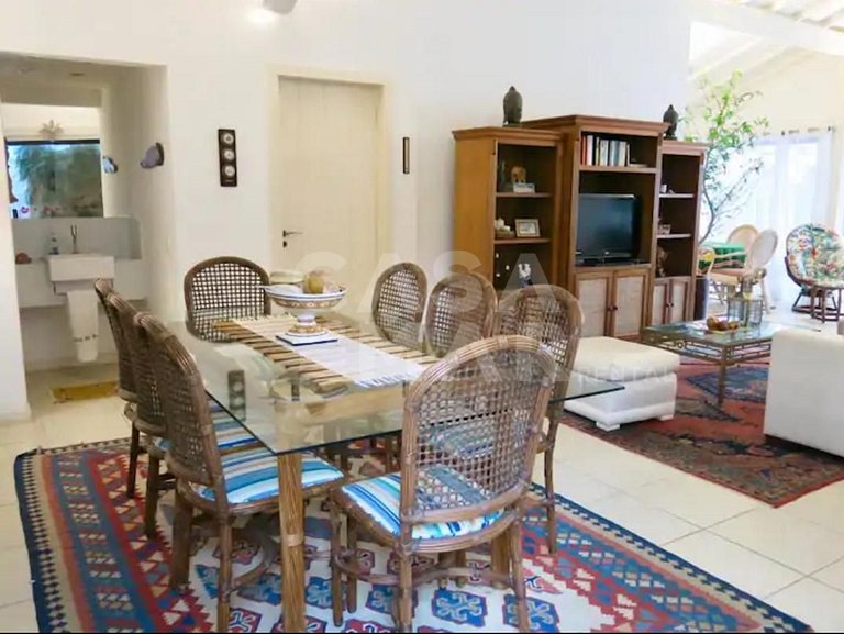 Excelente casa, com vista espetacular, pé na areia em frente