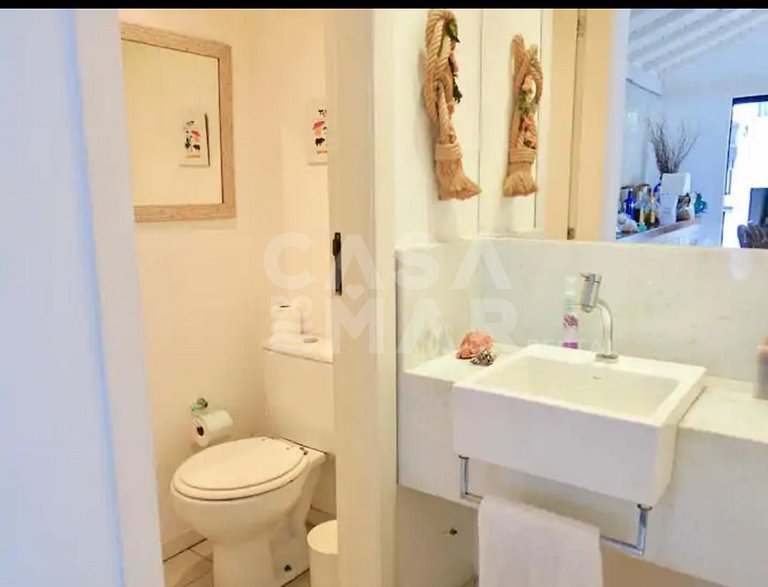 Excelente casa, com vista espetacular, pé na areia em frente